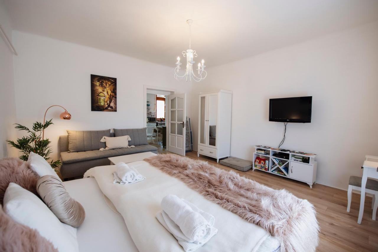 Heart Of Pecs Apartman Free Parking מראה חיצוני תמונה